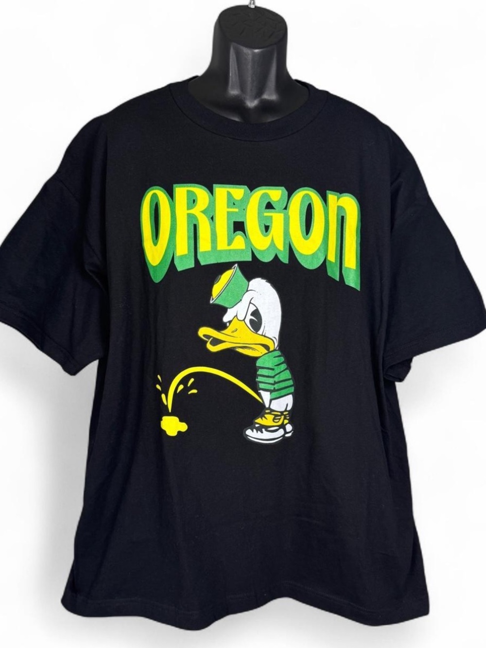 Oregon Ducks Peeing T Shirt 2XL Hanes Beefy Calvin Parody Vtg Style College Tee